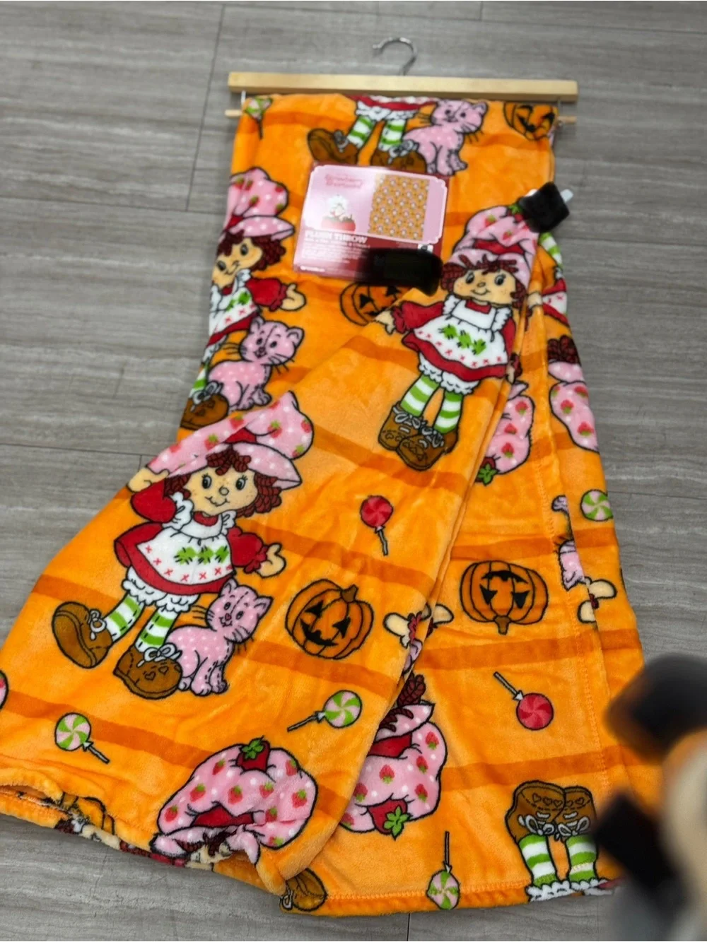 Orange strawberry shorkcake Halloween Character Plush Throw Blanket
